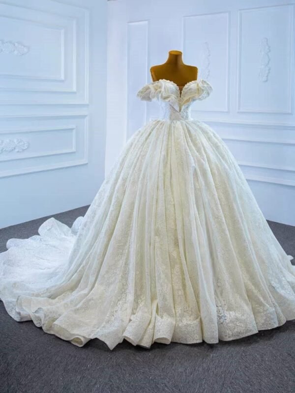 Sweetheart off shoulder embroidered lace royal look ball wedding dress